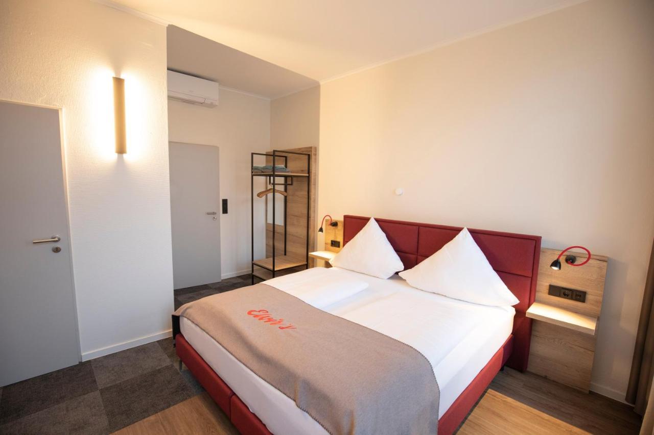 Hotel Restaurant Zur Linde Westerstede Bagian luar foto