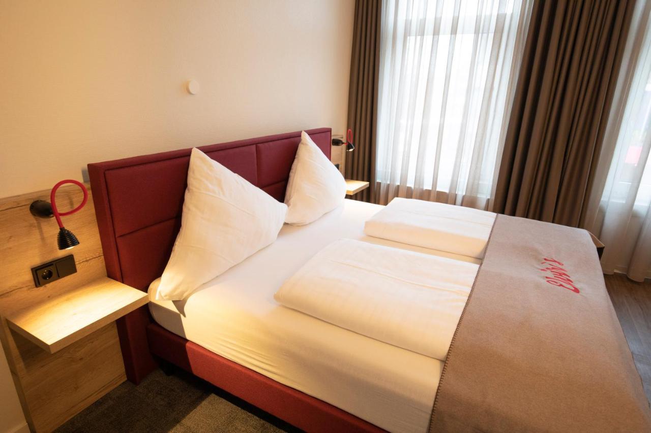 Hotel Restaurant Zur Linde Westerstede Bagian luar foto