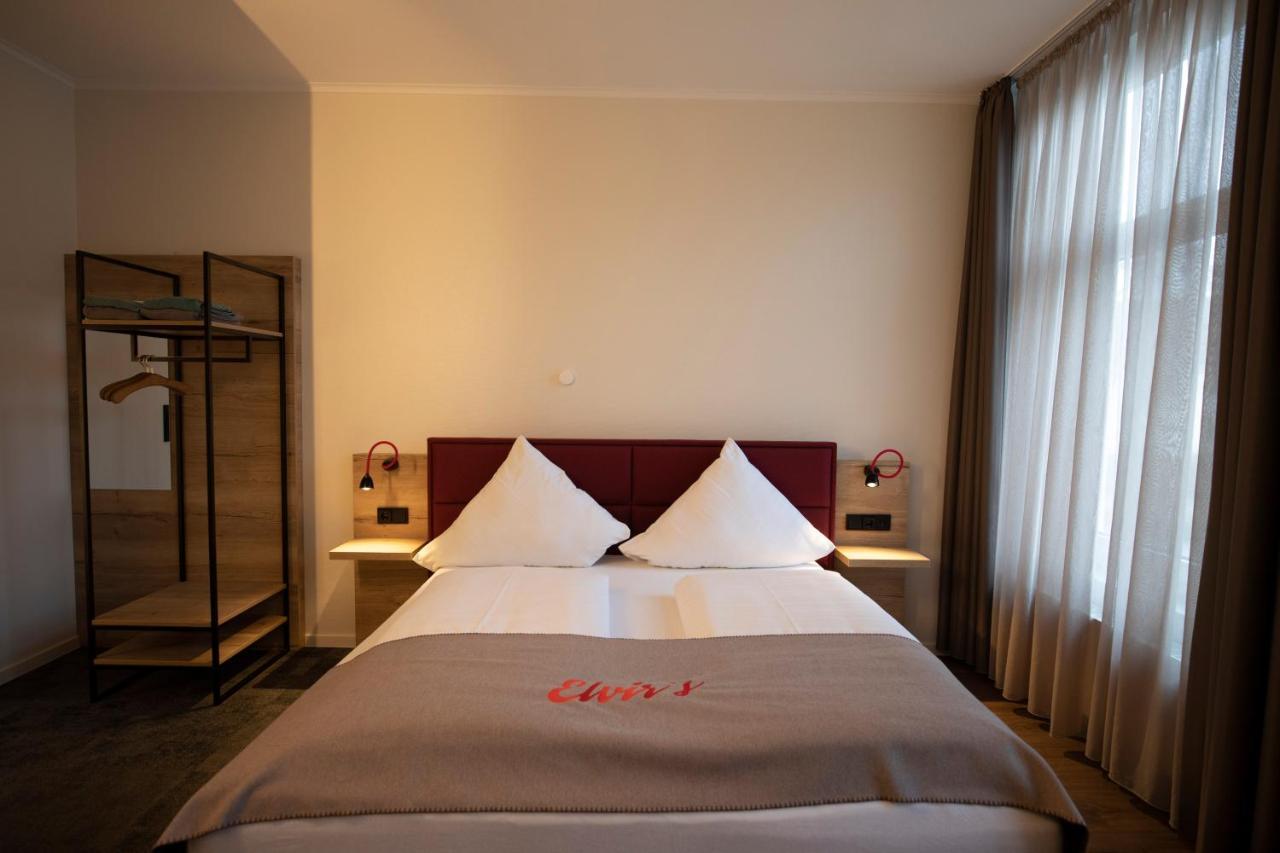 Hotel Restaurant Zur Linde Westerstede Bagian luar foto